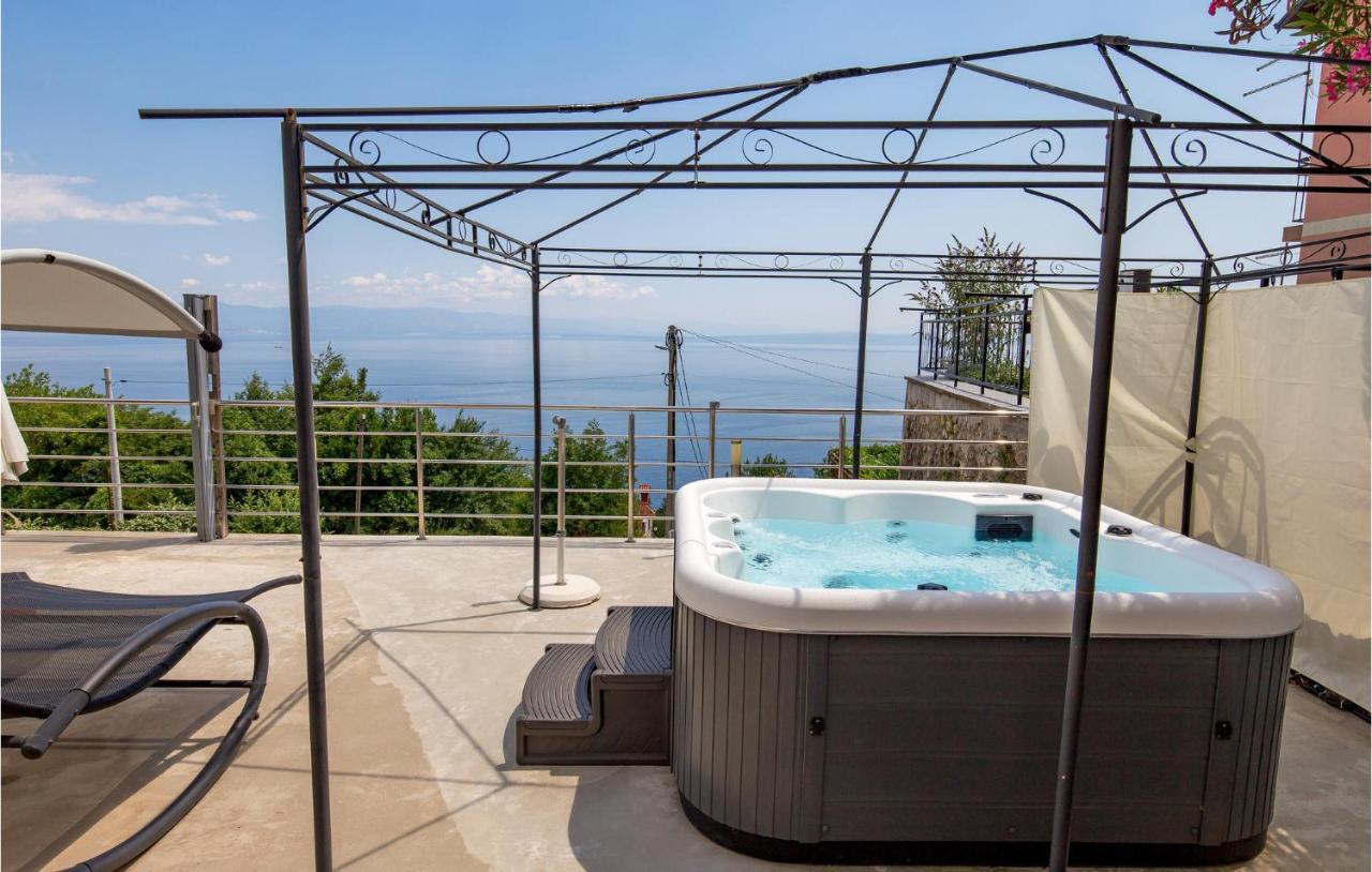 1 Bedroom Gorgeous Apartment In Мощеничка-Драга Экстерьер фото