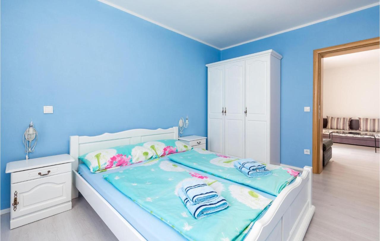 1 Bedroom Gorgeous Apartment In Мощеничка-Драга Экстерьер фото