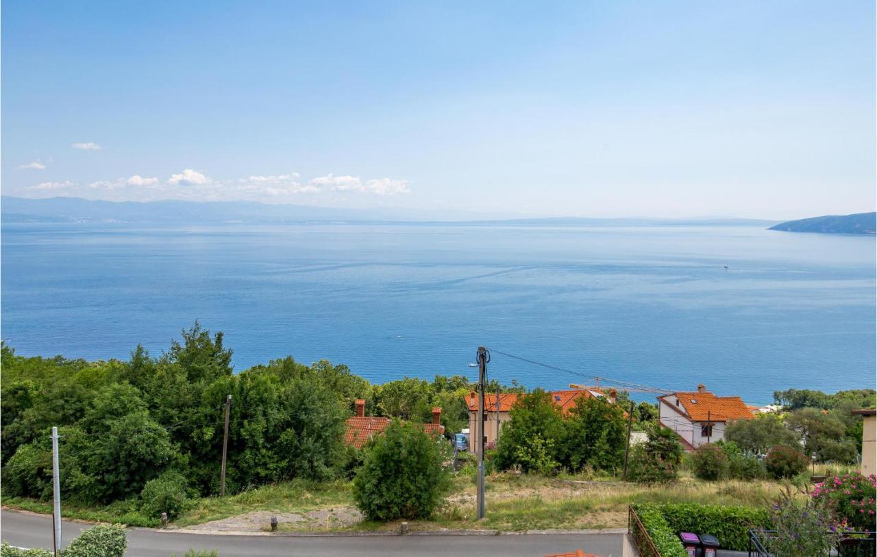 1 Bedroom Gorgeous Apartment In Мощеничка-Драга Экстерьер фото