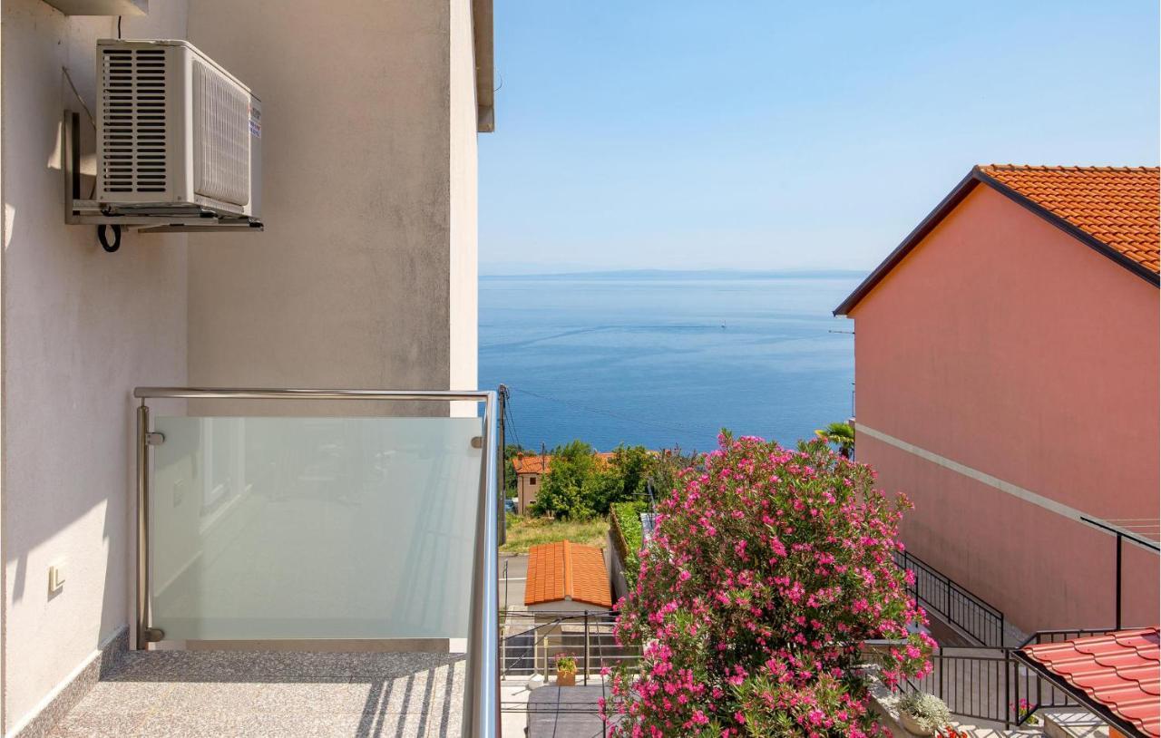 1 Bedroom Gorgeous Apartment In Мощеничка-Драга Экстерьер фото